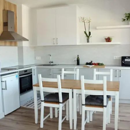 Apartament Puerto De La Cruz: Loft, Terraza Y Piscina